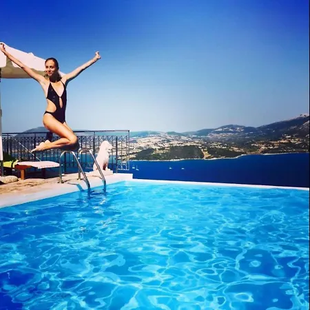 Thearesort Exclusive